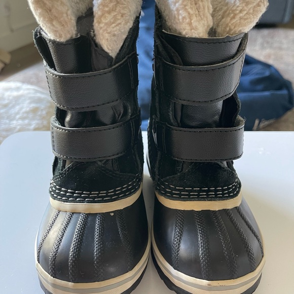 Sorel- little kids snow boots- size 10 - Picture 3 of 6